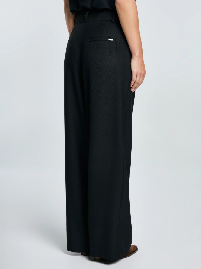 Spodnie damskie z szeroką nogawką z dodatkiem wiskozy czarne Emisi 906