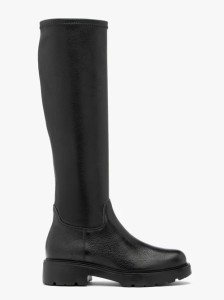 Czarne kozaki z elastyczną cholewką na lekkim spodzie