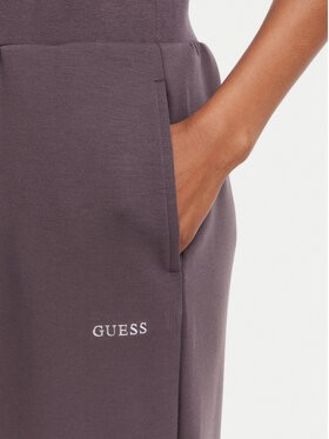 Guess Spodnie dresowe V6GB14 K3251 Brązowy Regular Fit
