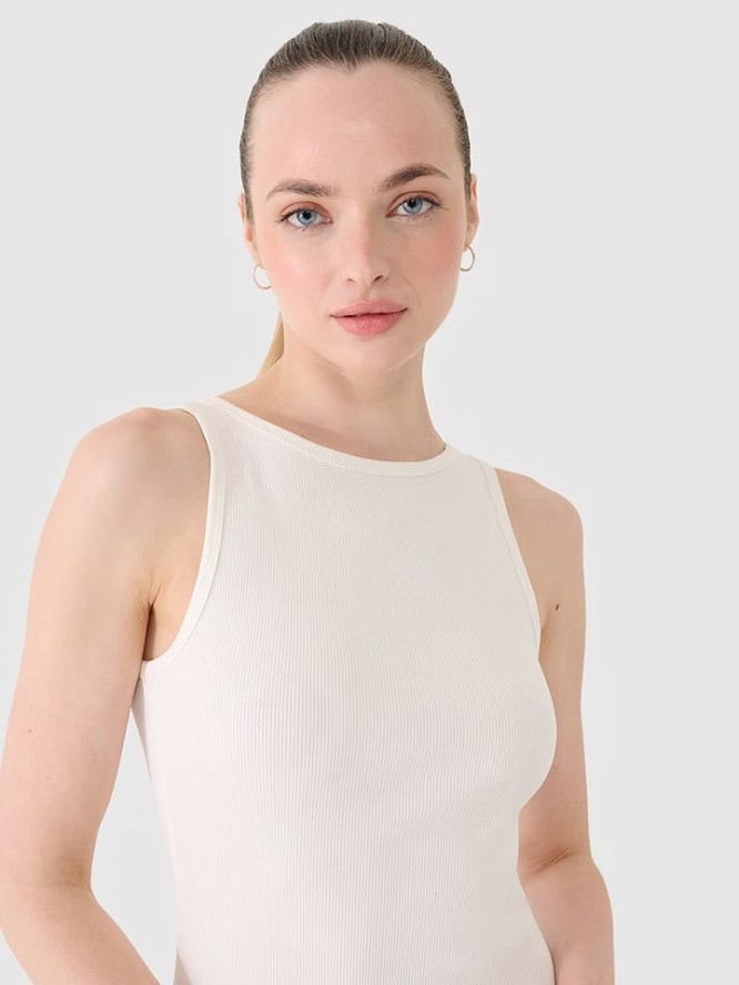 4F Sukienka w kolorze kremowym rozmiar: S