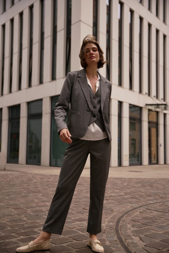 Spodnie w pepitkę szare