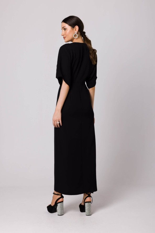 Długa sukienka z dekoltem V i rozcięciem kimonowa czarna