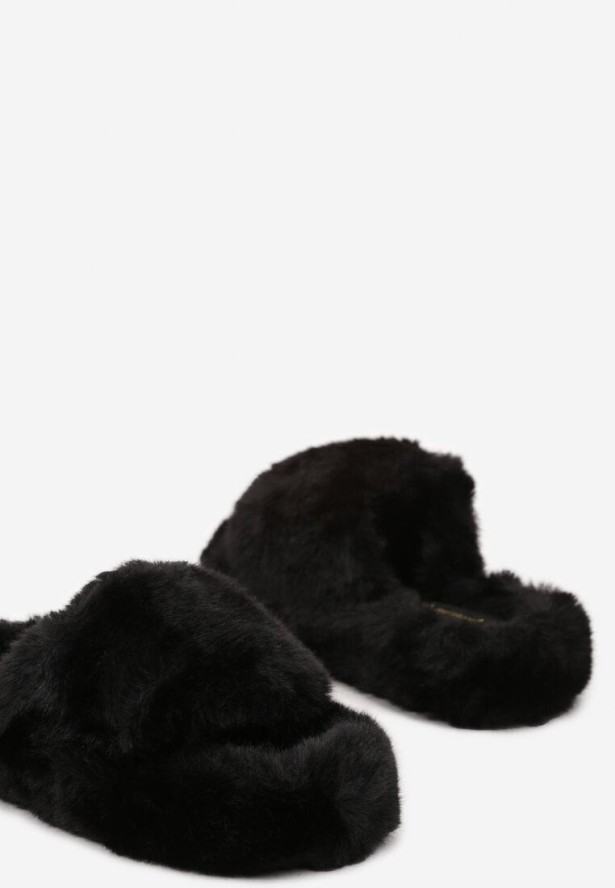 Czarne Płaskie Kapcie Ozdobione Futerkiem Narinae