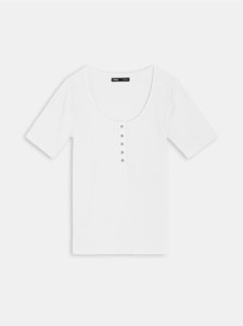 Prążkowana koszulka z guzikami - biały