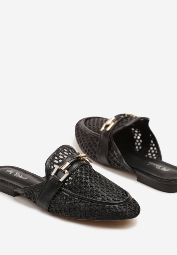 Czarne Ażurowe Klapki Mule z Metaliczną Aplikacją Dorvanis