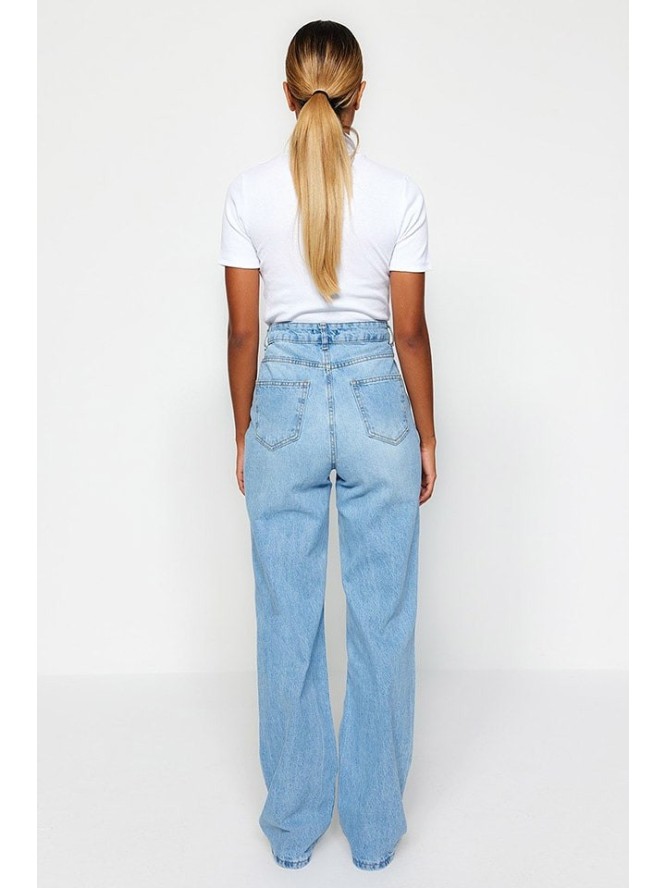 trendyol Dżinsy - Comfort fit - w kolorze błękitnym rozmiar: 38