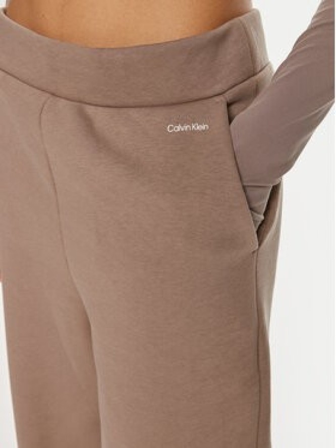 Calvin Klein Spodnie dresowe Nano Logo K20K208330 Beżowy Regular Fit