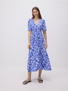Wzorzysta sukienka midi - jasnoniebieski