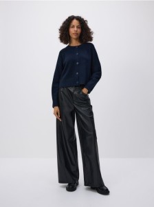 Kardigan z obniżoną linią ramion - granatowy