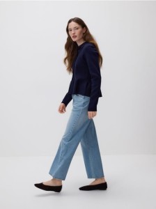 Sweter z baskinką - granatowy