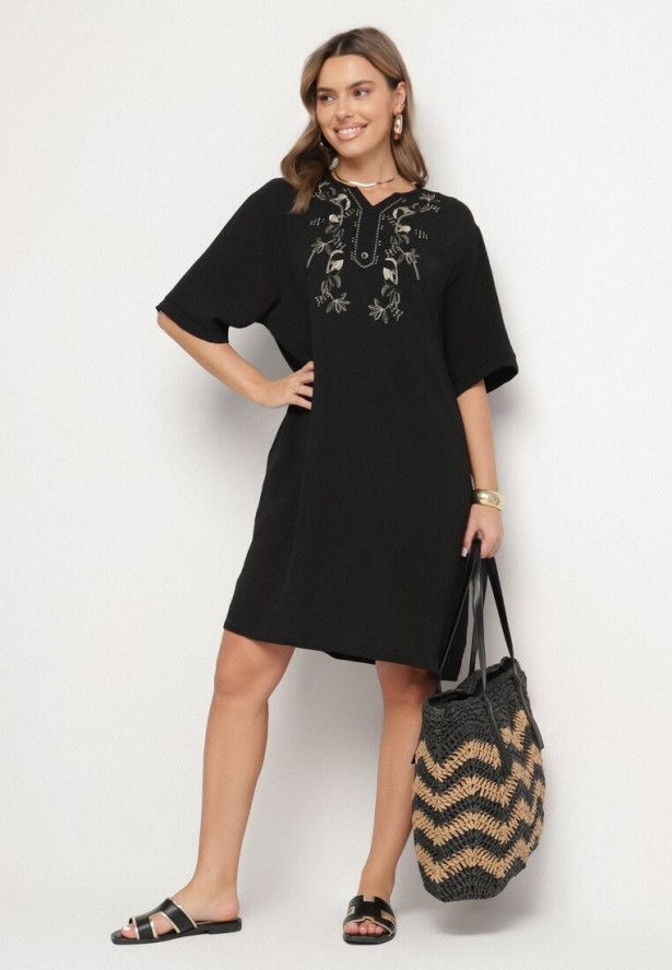 Czarna Sukienka Pudełkowa z Guzikami i Ozdobnymi Haftami Jenivanea