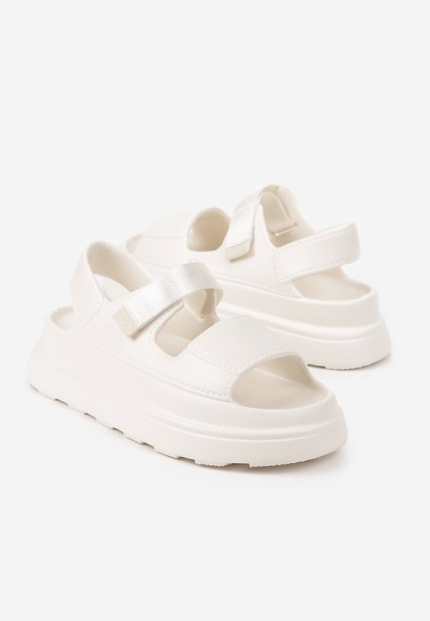 Białe Sandały Chunky z Pianki na Platformie Zapinane na Rzep Oballia