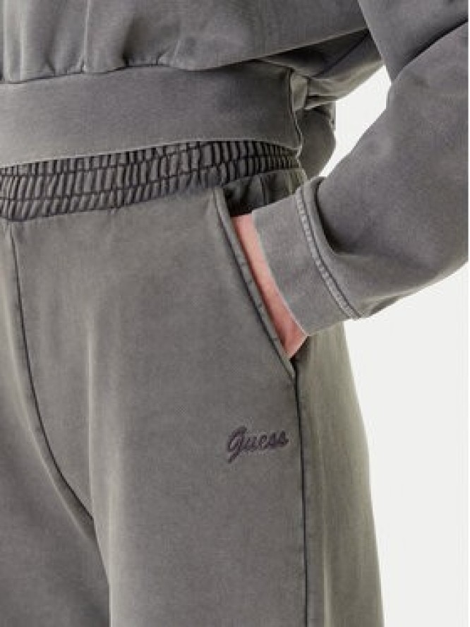 Guess Spodnie dresowe V5RB17 KCOS1 Szary Regular Fit