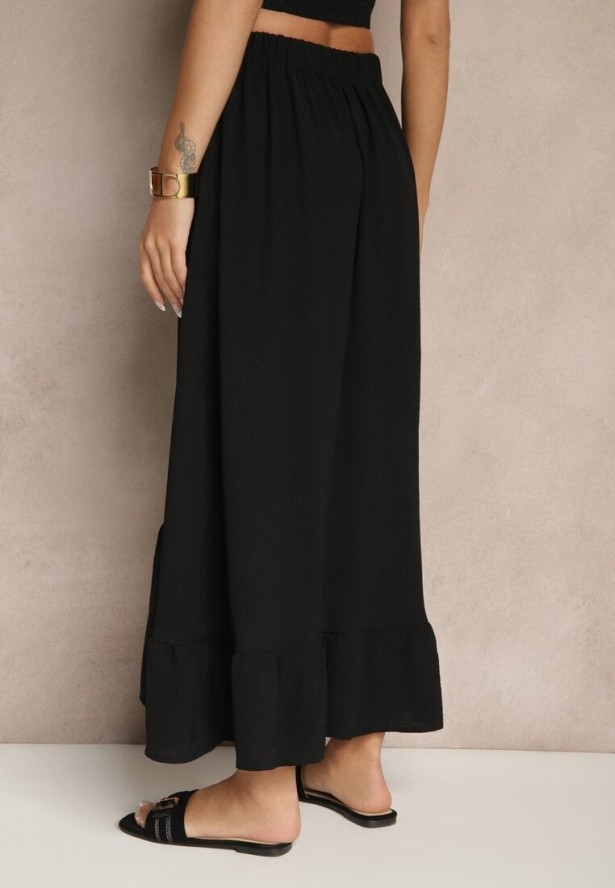 Czarna Spódnica z Przedłużonym Tyłem Zdobiona Falbanami i Guzikami Maleira