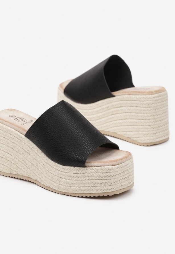 Czarne Klapki na Koturnie z Plecionki z Szerokim Paskiem Gonaria