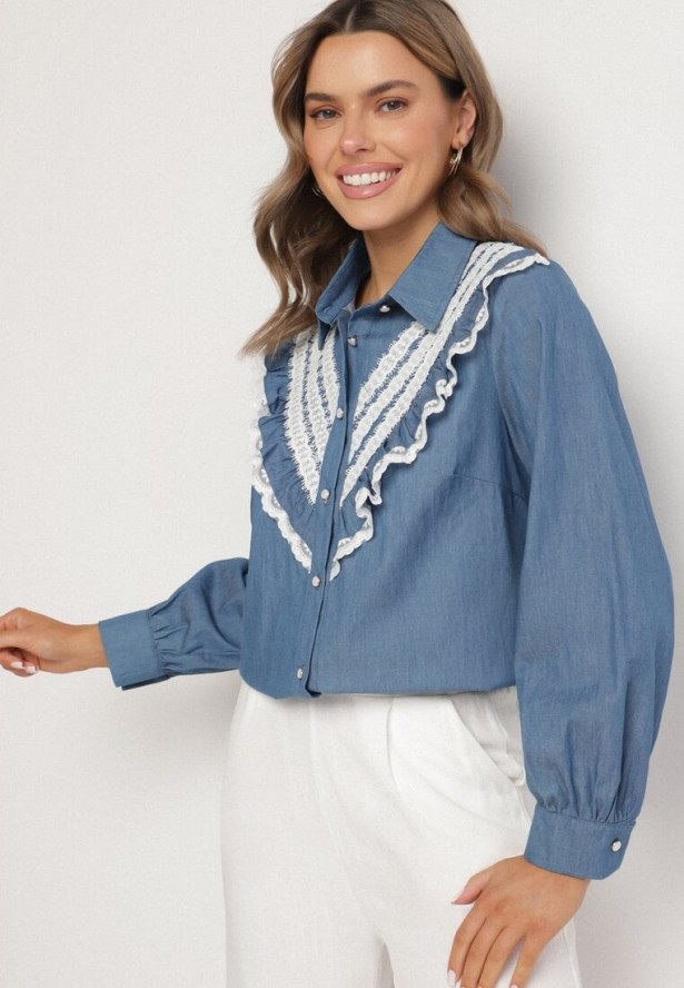 Niebieska Bawełniana Koszula w Rustykalnym Stylu z Koronką i Falbankami Lisalina