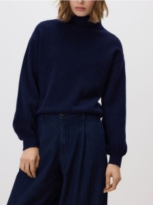 Sweter z golfem - granatowy