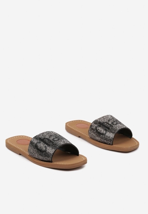 Czarne Płaskie Klapki Ozdobione Napisem Delionel