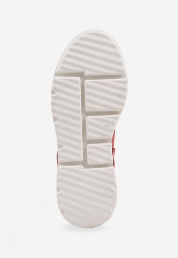 Czerwone Sneakersy Vices na Grubej Tłoczonej Podeszwie z Paskiem na Pięcie i Metaliczną Ozdobą Zenfedi