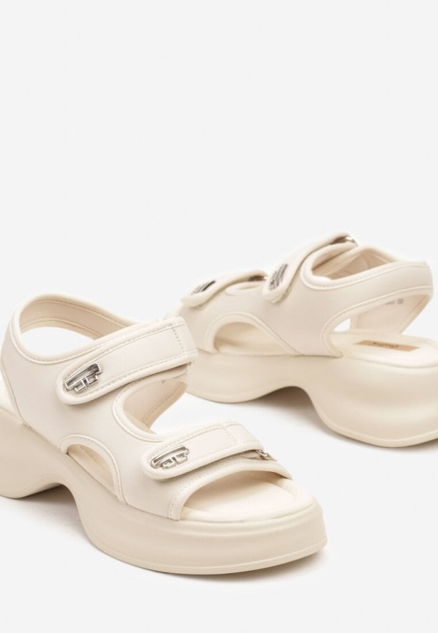 Beżowe Sandały na Grubej Podeszwie z Metalicznym Zdobieniem Nalanor