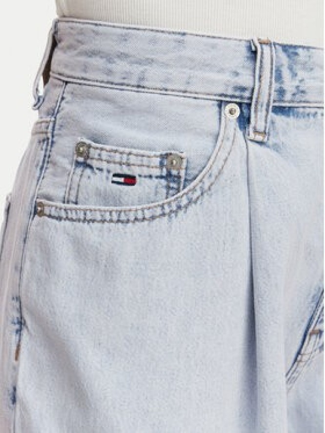 Tommy Jeans Szorty jeansowe DW0DW22709 Niebieski jasny Loose Fit