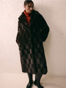 Płaszcz z imitacji futra - ciemnobrązowy