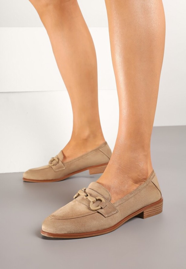 Ciemnobeżowe Mokasyny Vices z Wkładką ze Skóry Naturalnej Zdobione Łańcuszkiem Delariona