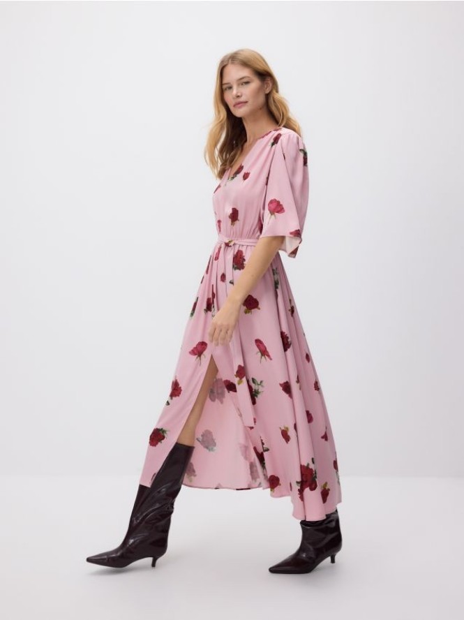 Sukienka maxi w kwiaty - wielobarwny