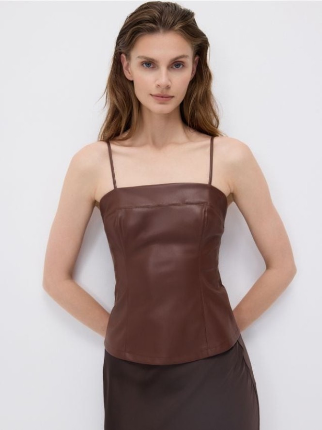 Top z imitacji skóry - brązowy