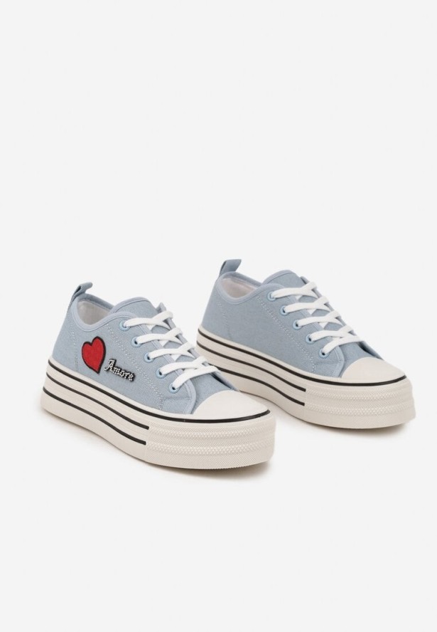 Niebieskie Trampki na Platformie z Ozdobnym Napisem i Aplikacją Efena