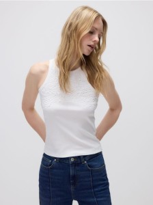 Top z haftem - biały