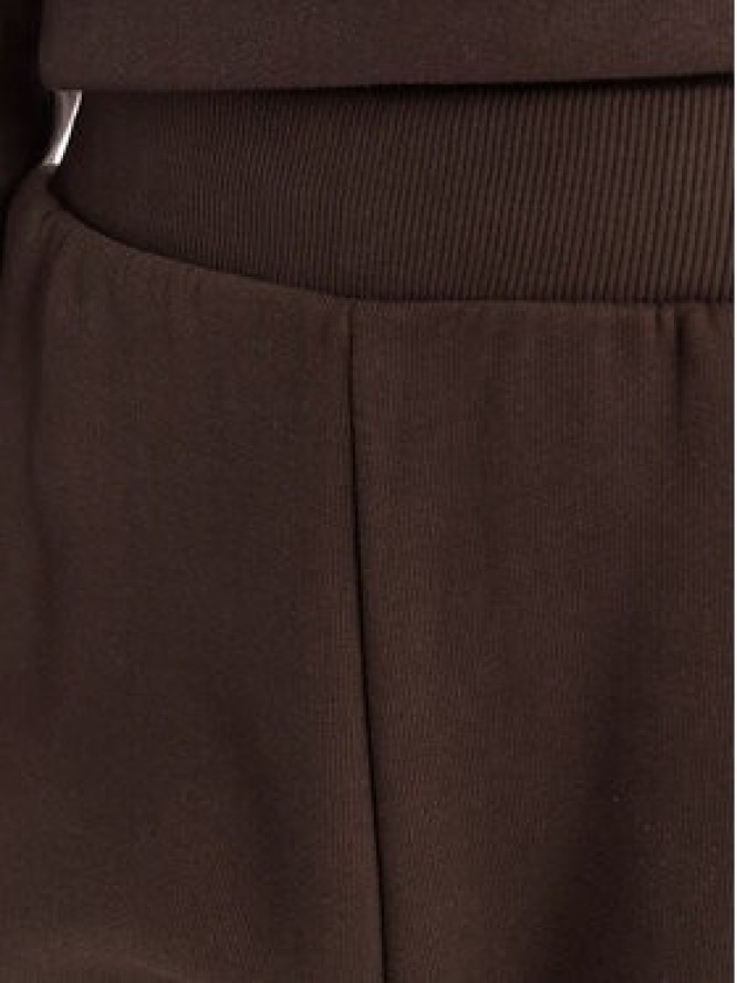 Guess Spodnie dresowe V6RB15 K9V31 Brązowy Regular Fit