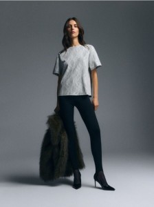 T-shirt z koronkową aplikacją - jasnoszary