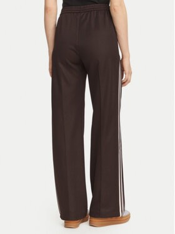 adidas Spodnie dresowe Classic Track Pants KD3749 Brązowy Regular Fit