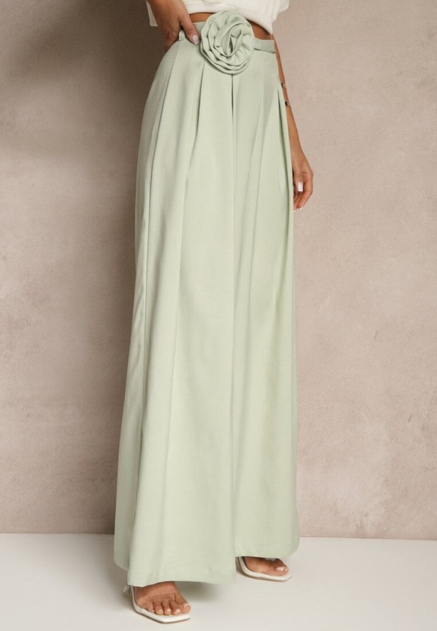 Zielone Spodnie o Szerokim Kroju High Waist z Kwiatem 3D Firalisse