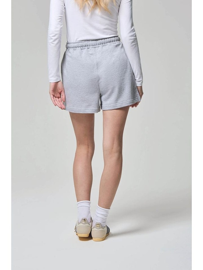 Bench Szorty dresowe "Phoebe" w kolorze szarym rozmiar: 42