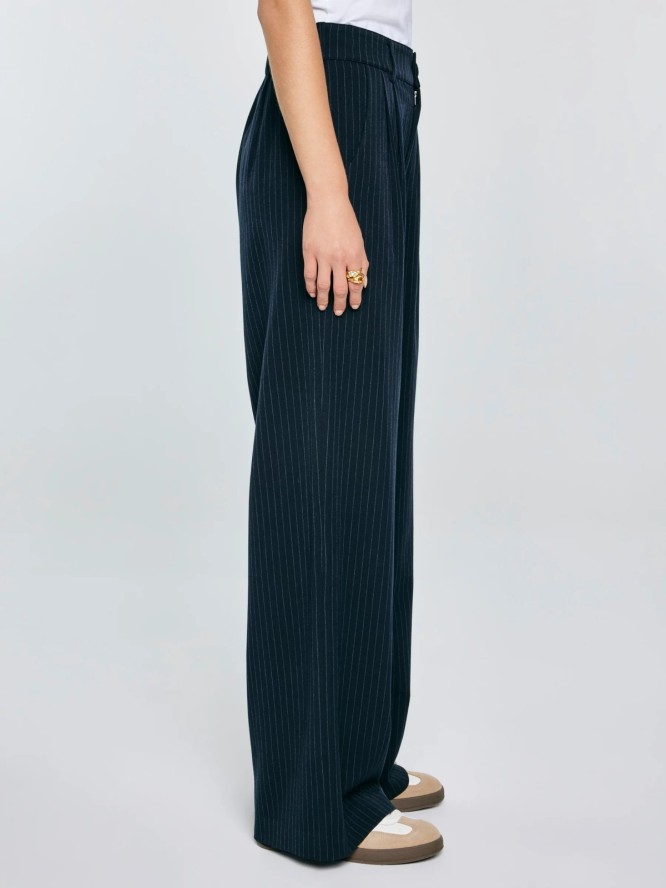 Spodnie damskie z szeroką nogawką w prążek granatowe Elvie 403