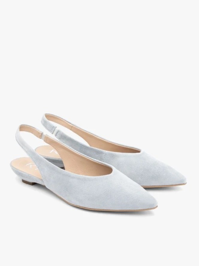 Jasnoniebieskie czółenka slingback w szpic