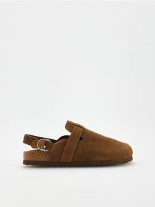 Zamszowe mule z paskiem - warm olive