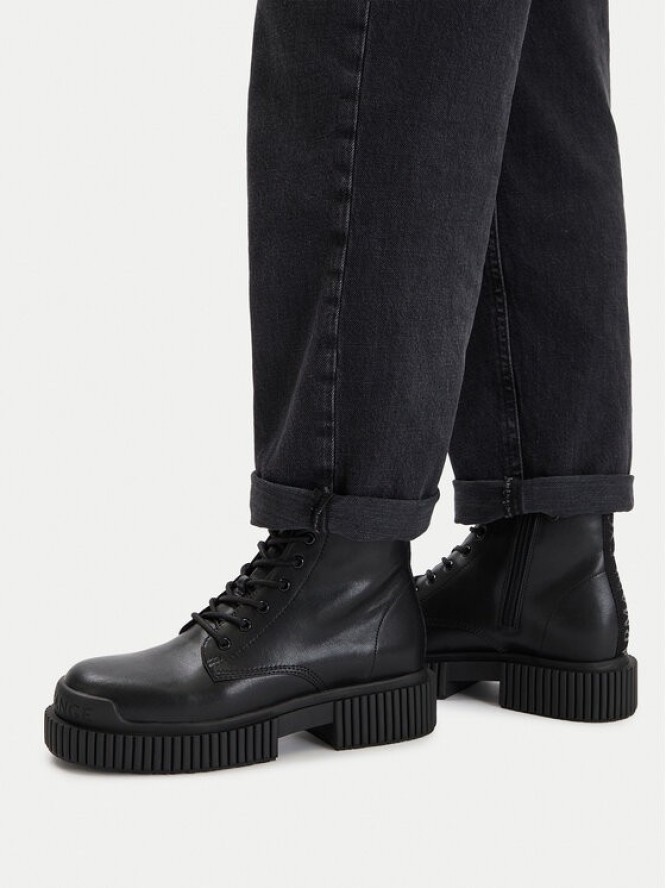 Armani Exchange Trzewiki XDN031 XV875 00002 Czarny