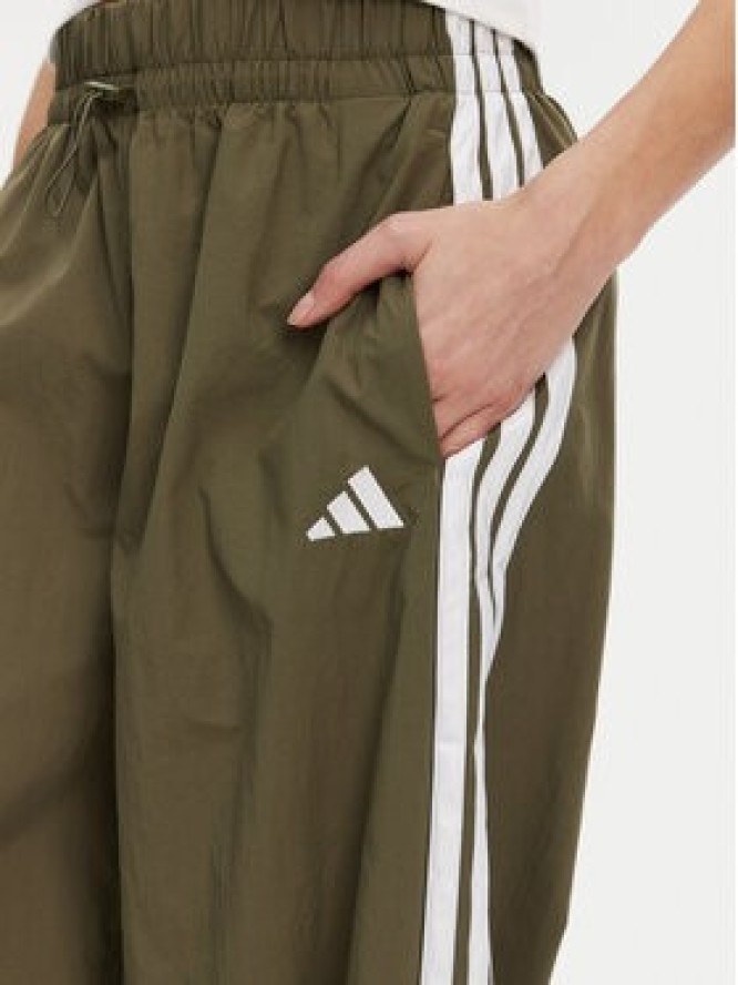 adidas Spodnie dresowe Essentials 3-Stripes JE1308 Zielony Loose Fit