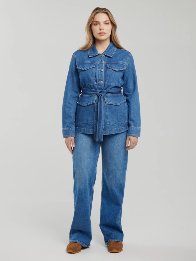 Kurtka damska jeansowa z wiązaniem w pasie niebieska Chelsey 379