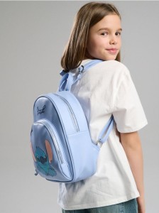 Plecak z aplikacją i haftem Stitch - błękitny