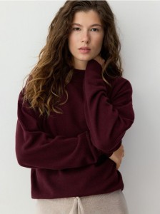 Sweter z wełny merino - mahoniowy