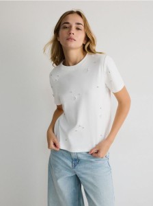 T-shirt regular z aplikacjami - biały