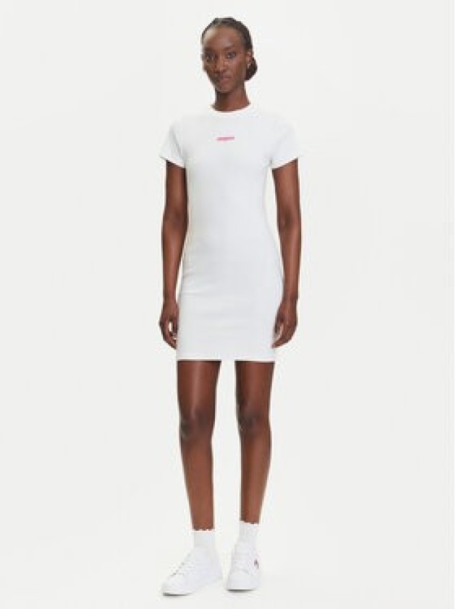 Tommy Jeans Sukienka codzienna Script DW0DW21186 Écru Slim Fit