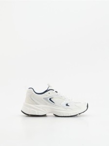 Sneakersy z siateczką - jasnoszary