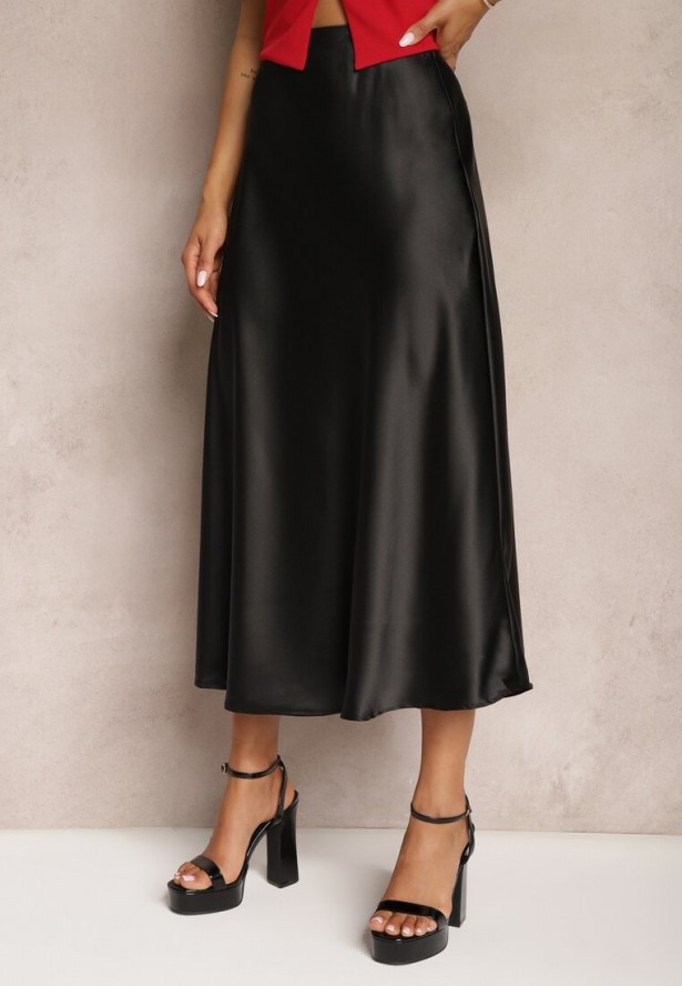 Czarna Satynowa Midi Spódnica Rozkloszowana z Gumką w Pasie i Suwakiem Leose