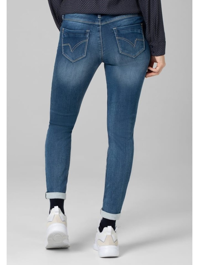 Timezone Dżinsy "Nali" - Skinny fit - w kolorze niebieskim rozmiar: W24/L30