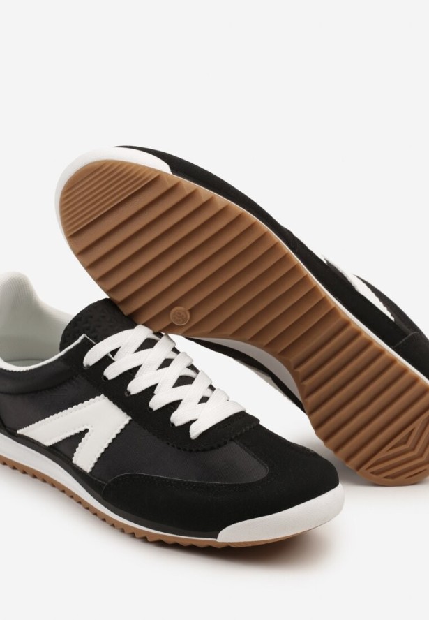 Czarne Sneakersy Ozdobione Geometrycznym Motywem Clevandra